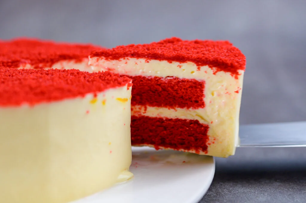 red-velvet-cheesecake